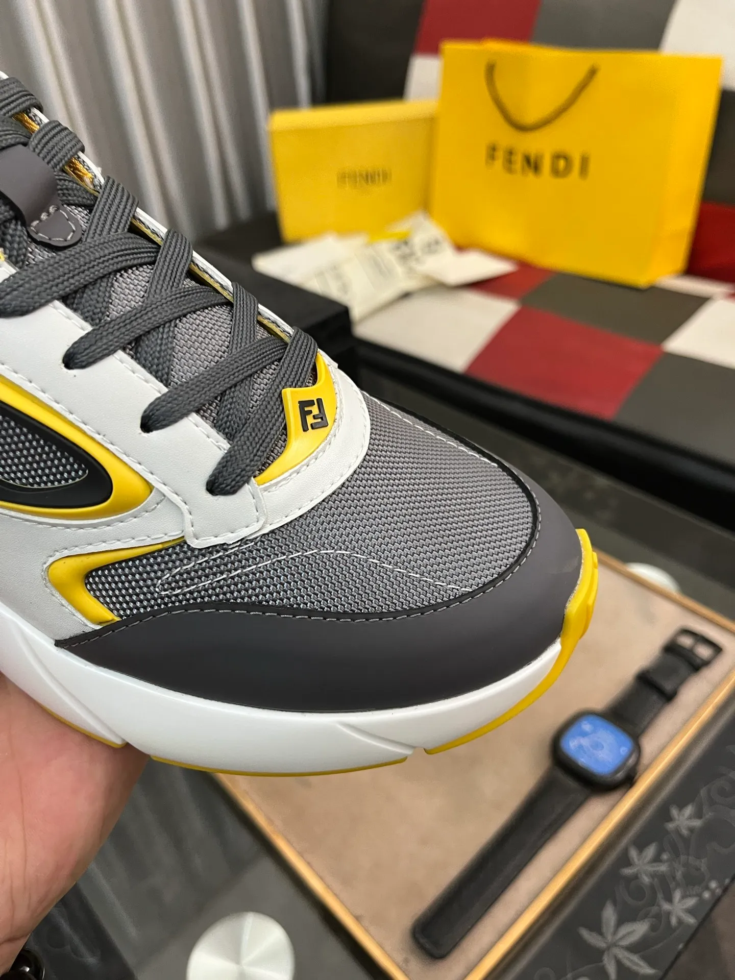 Men's Men's Shoes 💰760⌚️⌚️(Higher version) [Fendi] Fendi's latest casual shoes for men! Available at counters simultaneously! A one-to-one replica of the original. Made entirely of imported top-grain calfskin, the interior is made of top-grain water-dyed cowhide, and the original factory-supplied rubber outsole. Leading new fashion concepts. Matching code: 38-44. 45 can be customized and non-returnable! 3️⃣colors available